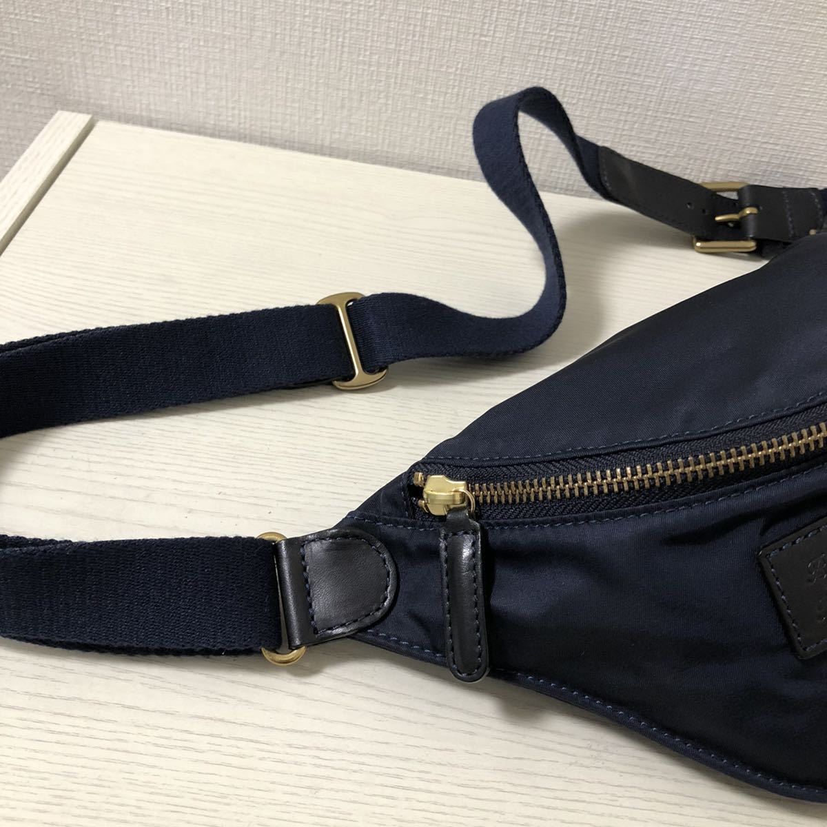 新品同様】Felisi フェリージ ボディバッグ ネイビー 1039 ウエスト 