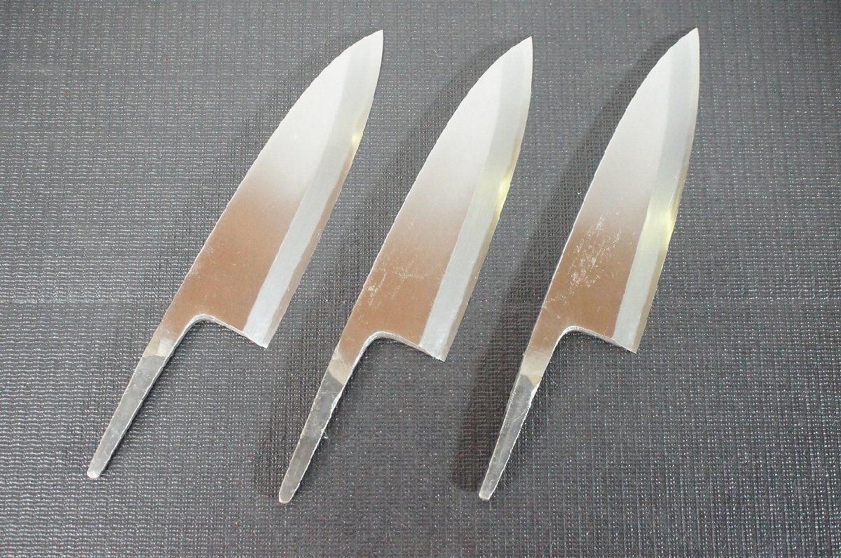 未使用 出刃包丁 刃渡り24センチ TH] [Sh088760] 【未使用品】出刃包丁 柄無し 安来鋼 3本セット 全長約