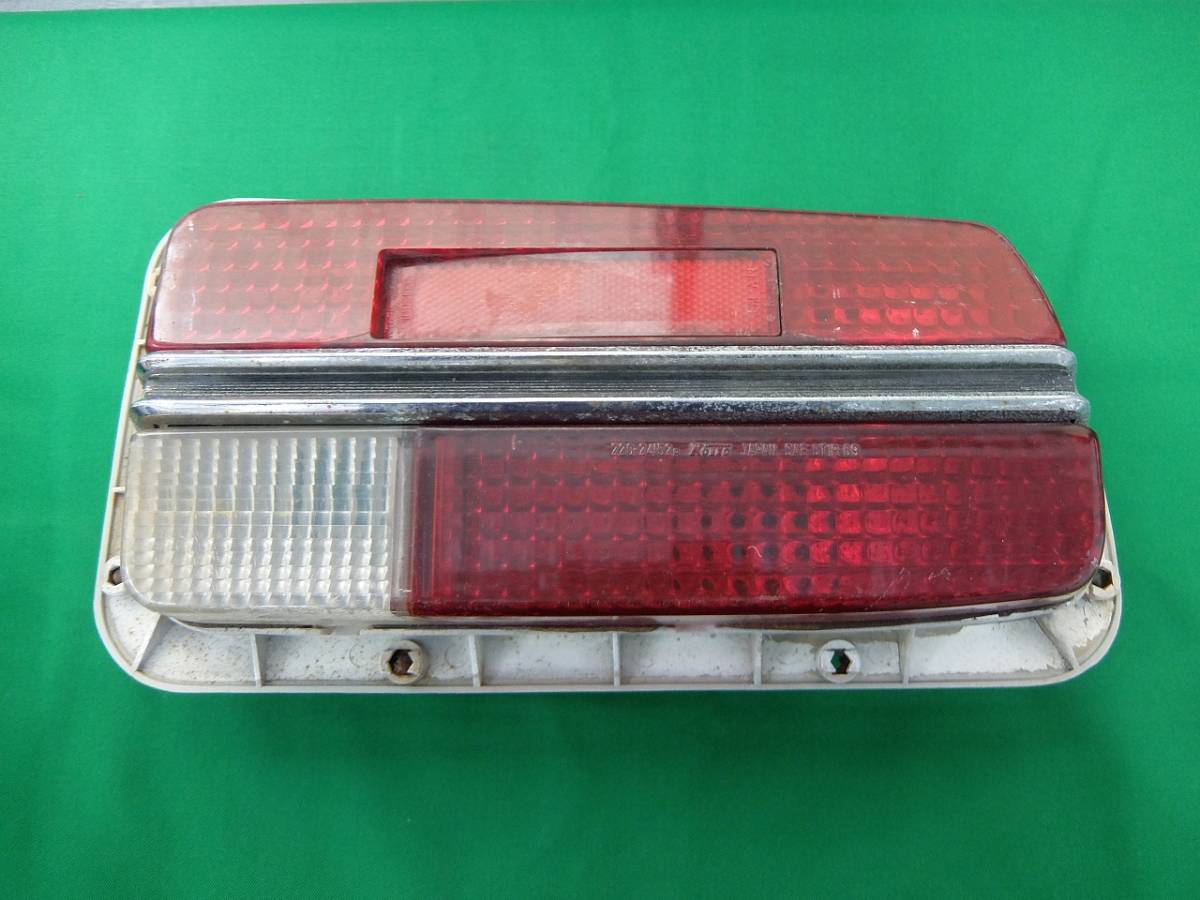 フェアレディZ テールランプ 後期 240Z S30⁄S31 テール(パーツ)の 日産
