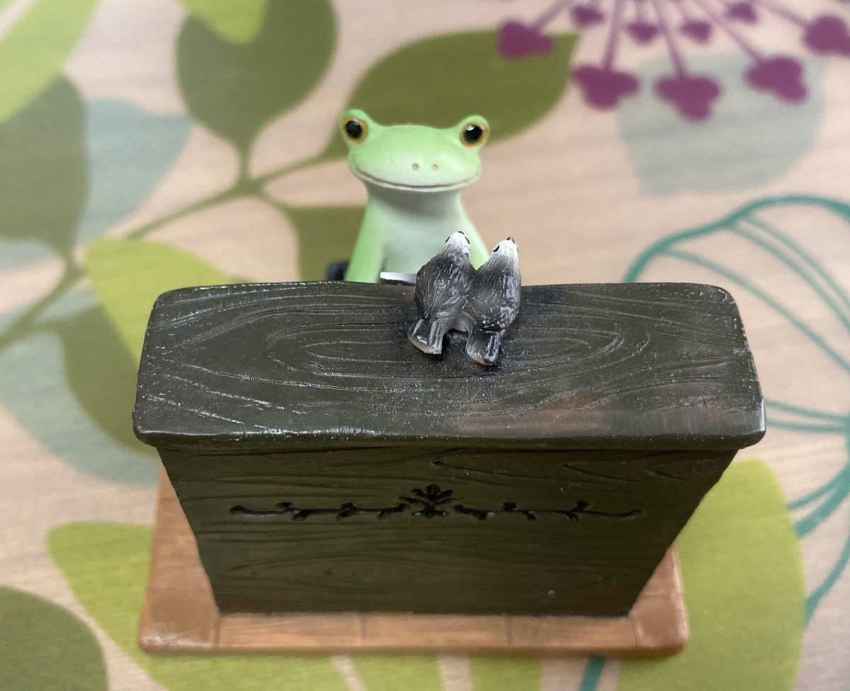 ピアノを弾くカエル コポー 置物 マスコット 蛙 かえる copeau 楽器の 