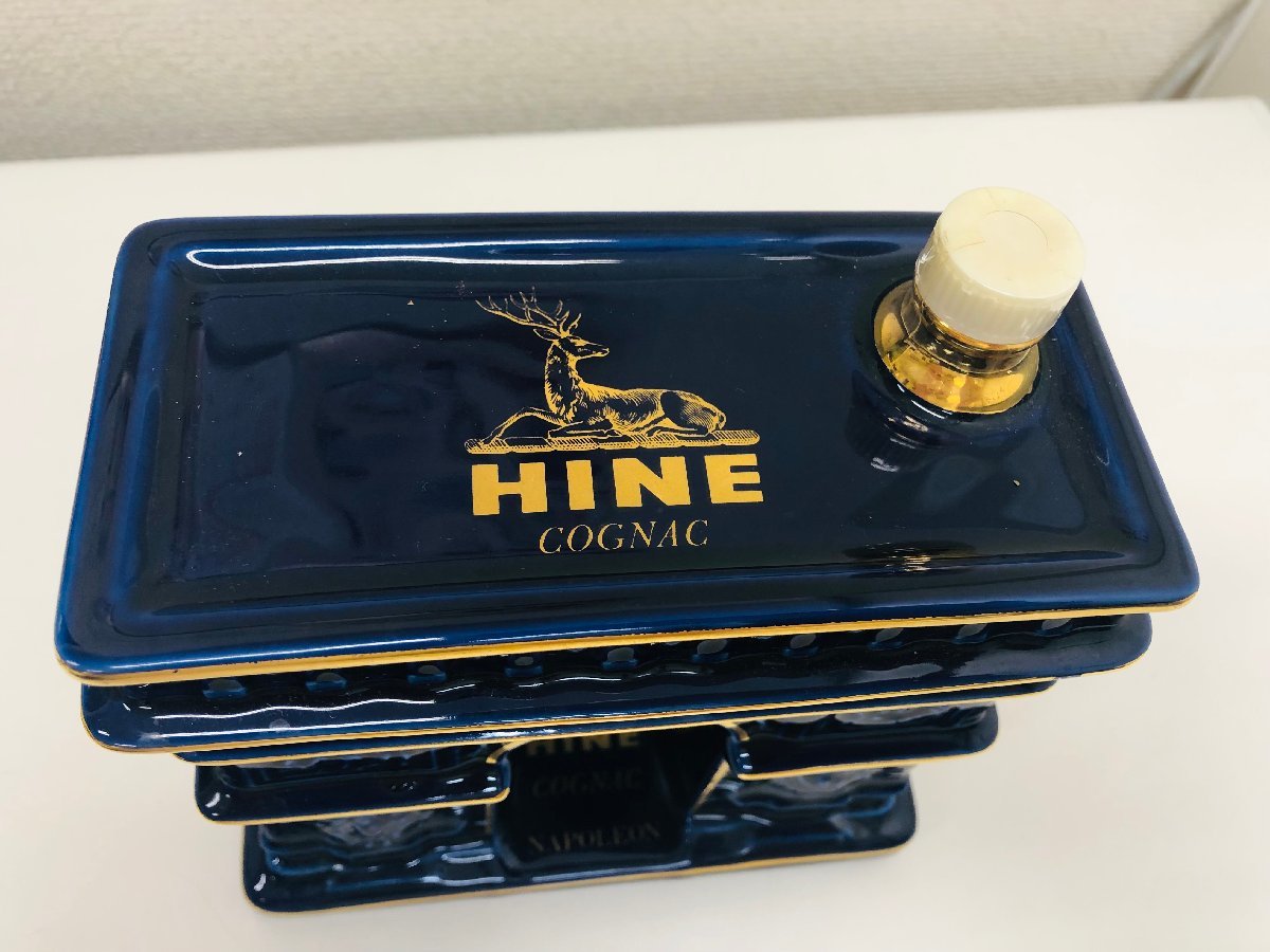 HINE NAPOLEON ハイン ナポレオン 凱旋門 青 陶器ボトル 1，519g