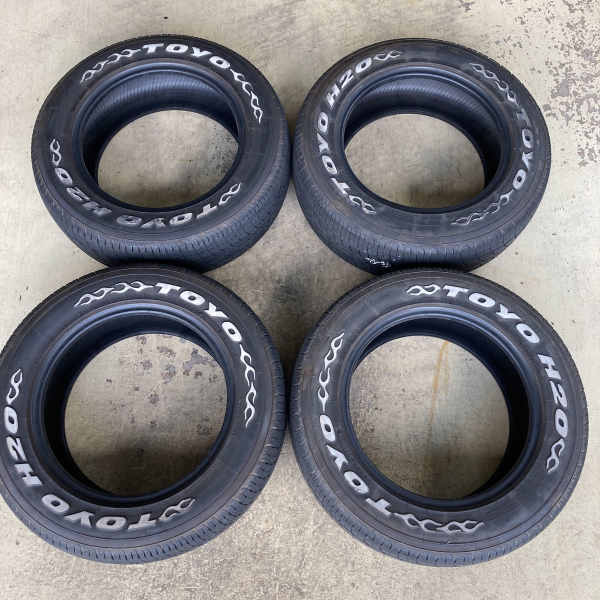 中古4本 TOYO H20 2020年製 215/65R16C 109/107R ホワイトレター 
