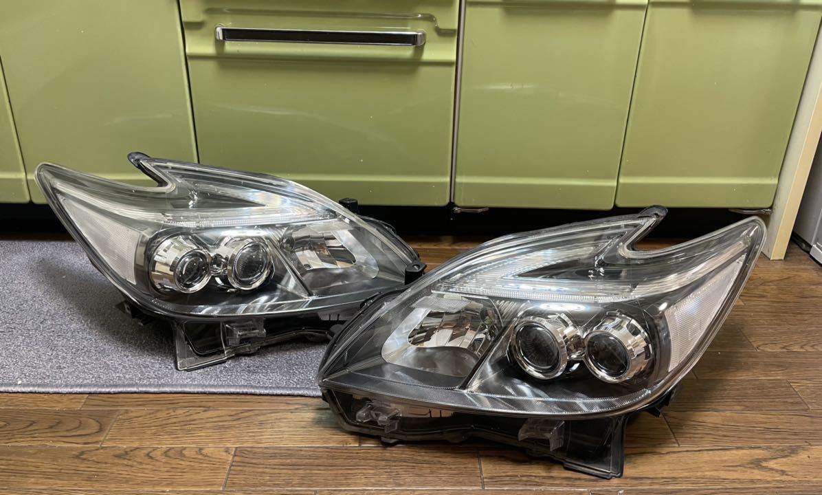 プリウス30 後期 LED 純正ヘッドライト 左右セット (ヘッドライト 