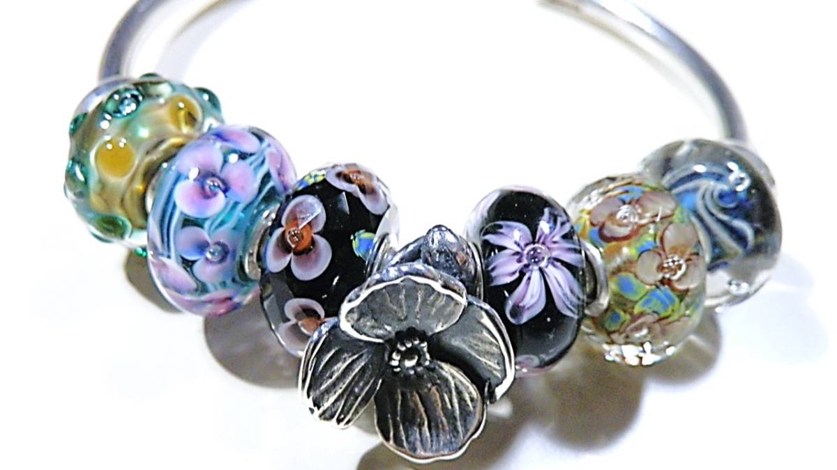 トロールビーズ – Trollbeads スタイリッシュフラワー フラワー（花 