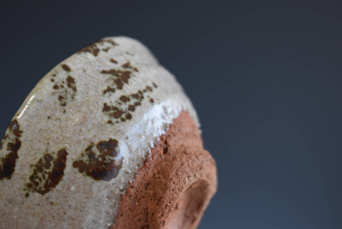 陶芸家】 清水保孝 灰釉 鉄絵 ぐいのみ 盃 酒杯 共箱 父 人間国宝