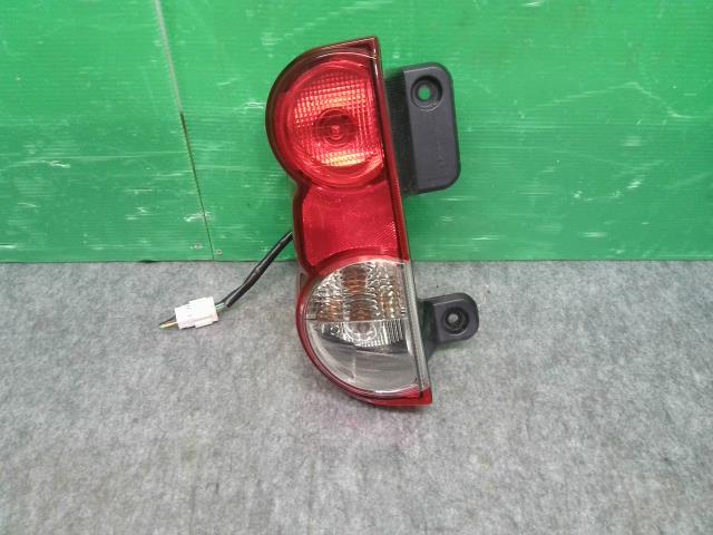 NV200バネット DBF-VM20 左テールランプ DX 2人 26555-JX53A NV200