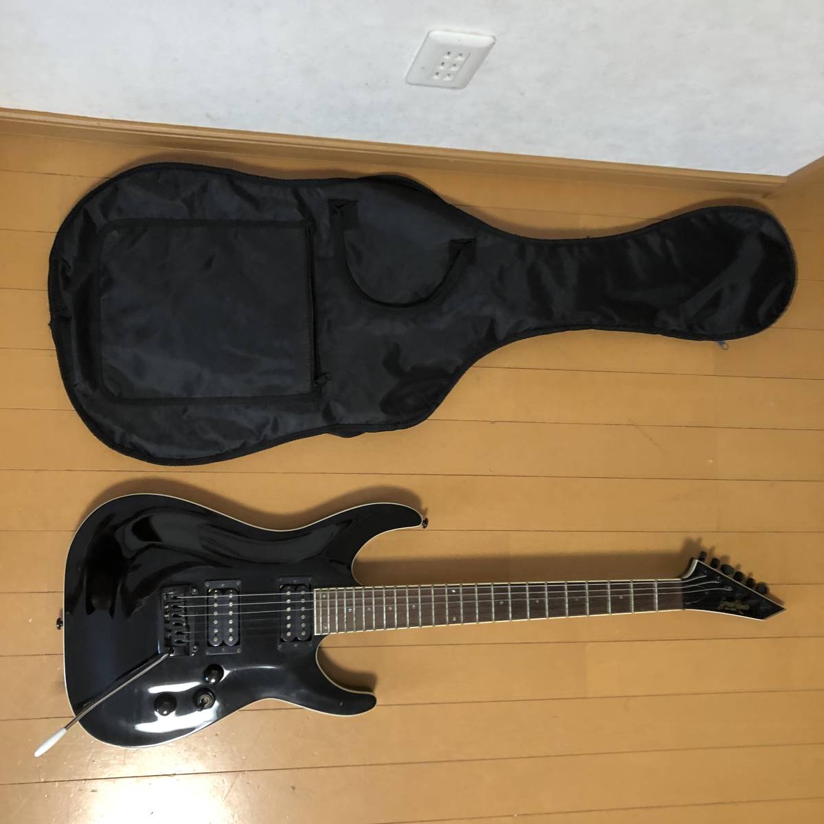 スルーネック グラスルーツ フォレスト エレキ Black D054C342