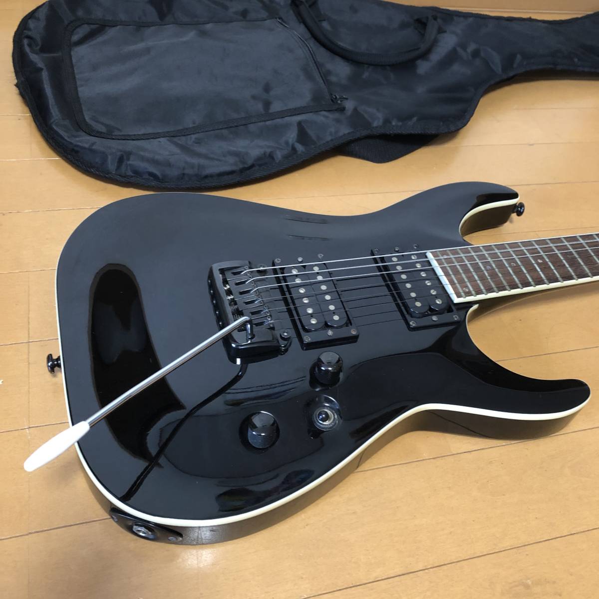 スルーネック グラスルーツ フォレスト エレキ Black D054C342