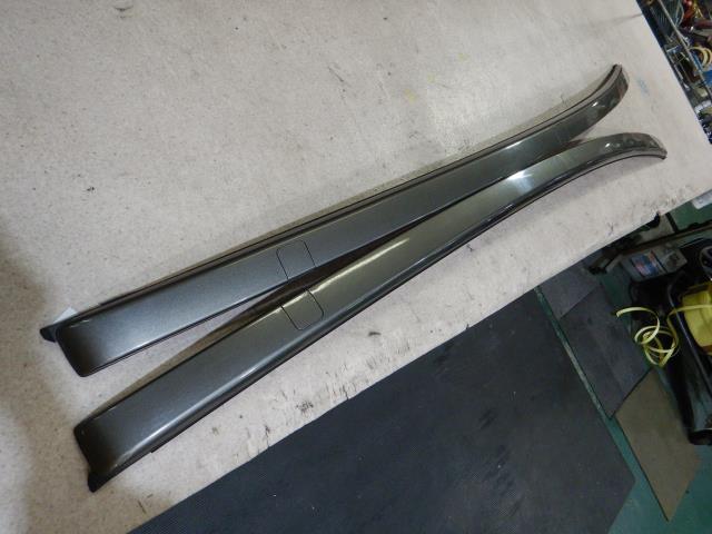 アクア トヨタ Ｘ－アーバン X-URBAN NHP10 1.5 衝突軽減&frasl;純正ナビ&frasl;Bカメラ&frasl;ETC の中古車 ソリッド 75505-52011 中古 左右セット ルーフレール 新型車解説／渡辺陽一郎(1 アクアのSUVが登場！トヨタ X-アーバンのカタログなら楽天Car