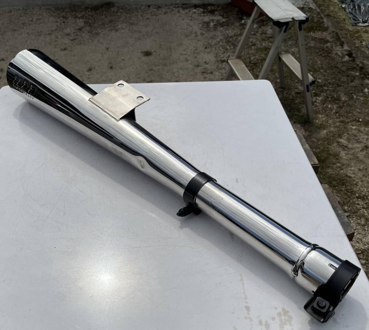 スーパートラップ 4インチ SR400 サイレンサー 研磨剤で磨きました