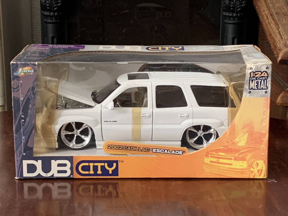 jada TOYS 1/24 DUB CITY KUSTOMS 2002 CADILLAC ESCALEDE キャデラッ 