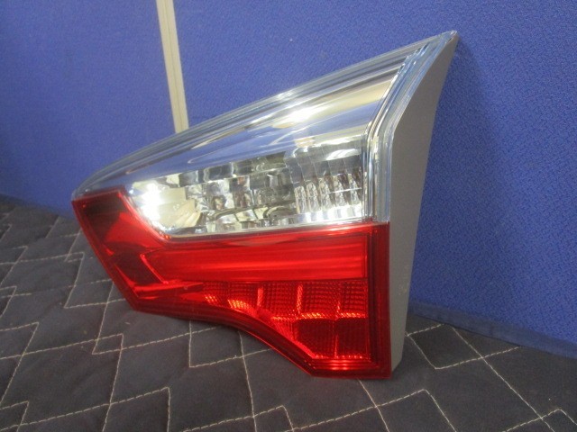 未開封です 割引あり GP7 シャトル 前期 右リッドライトASSY STANLEY W2504 純正