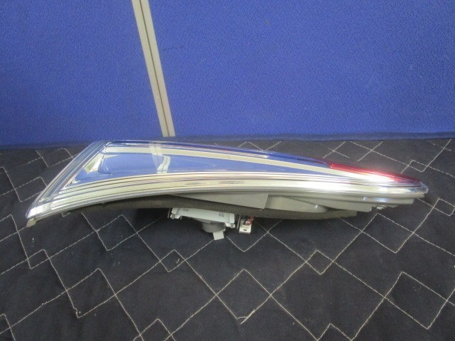 割引あり GP7 シャトル 前期 右リッドライトASSY STANLEY W2504 純正