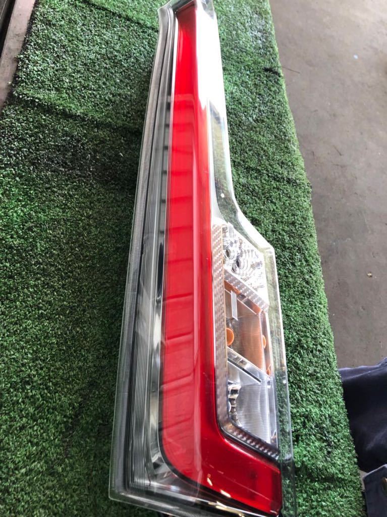 ダイハツ LA150S ムーブカスタム 左 テールランプ LED テールライト