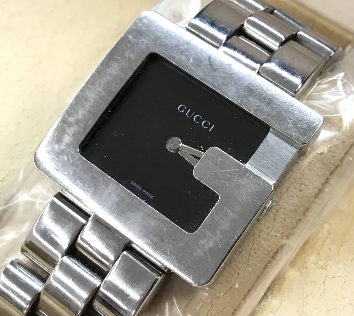 1円 稼働 美品 グッチ ダイブ 136.2 スネークモチーフ 黒文字盤 QZ 