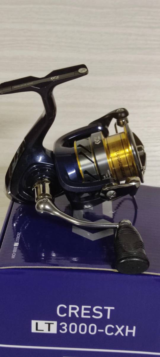 LT3000-CXH ダイワ(DAIWA) スピニングリール 20 クレスト LT 美品