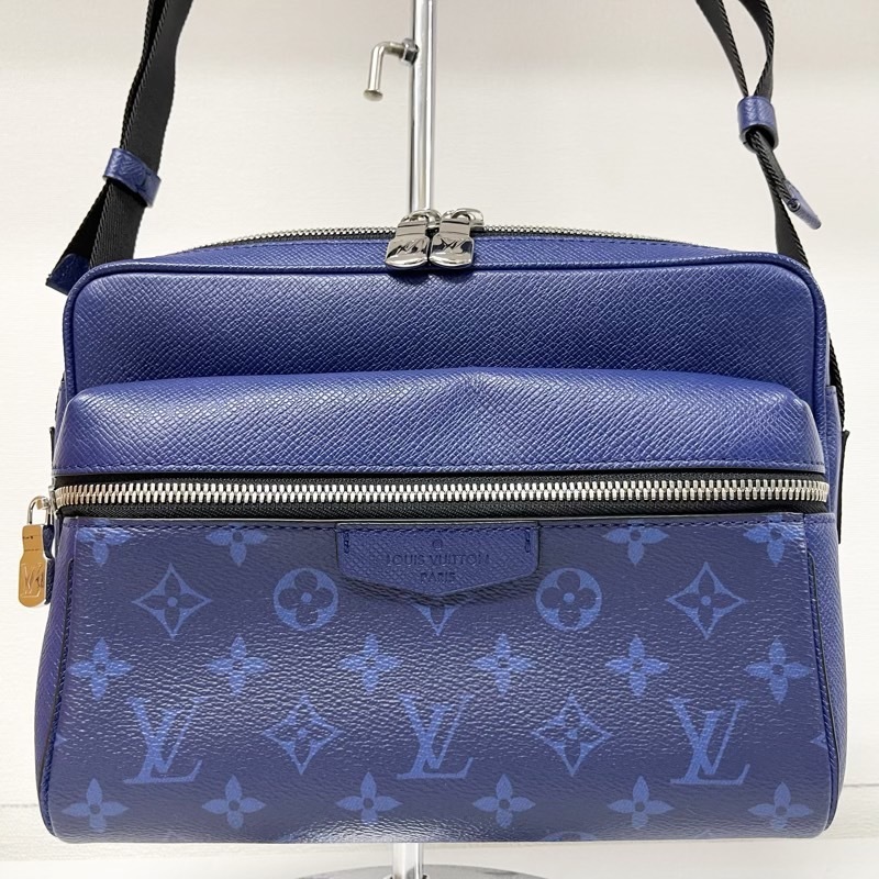 LOUIS VUITTON ルイ ヴィトン タイガ ラマ アウトドア メッセンジャー M30242 中古 極美品 メンズ ショルダーバッグ ブルー (I)