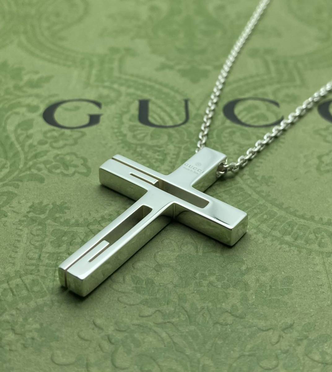GUCCI グッチ クロスモチーフ ネックレス カットアウトG GUCCI クロス