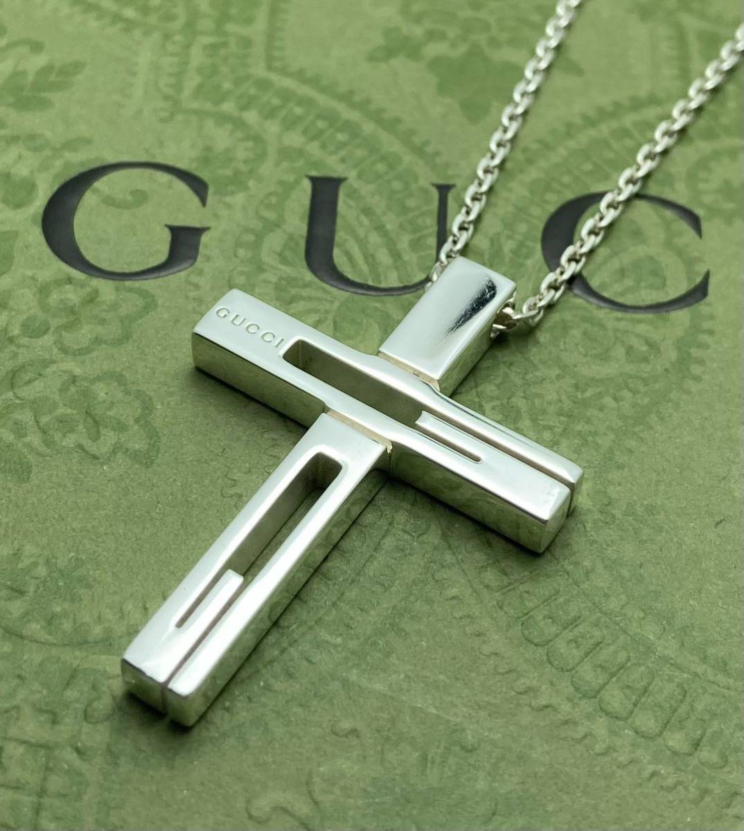 GUCCI グッチ クロスモチーフ ネックレス カットアウトG GUCCI クロス