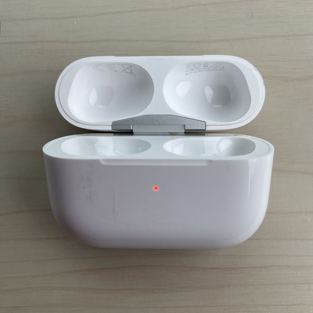 アップル Apple AirPods Pro エアポッズプロ　充電ケースのみ AirPods Pro Apple Introduces A2968 エアポッズプロ発送24時間以内