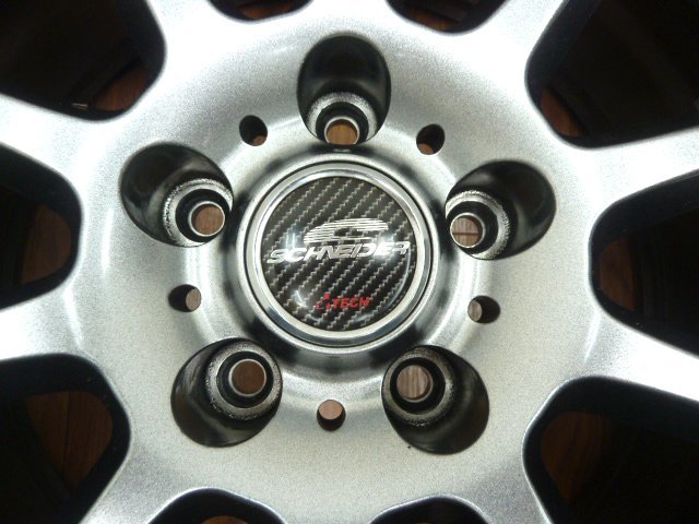 ダンロップ スタッドレスタイヤ 4本 WINTER MAXX WM01 17インチ 2018年