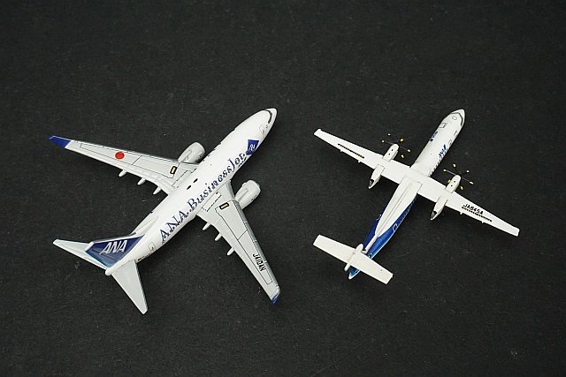 ☆ 全日空商事 1/500 B737-700ER ANA ビジネスジェット JA10AN / DHC-8