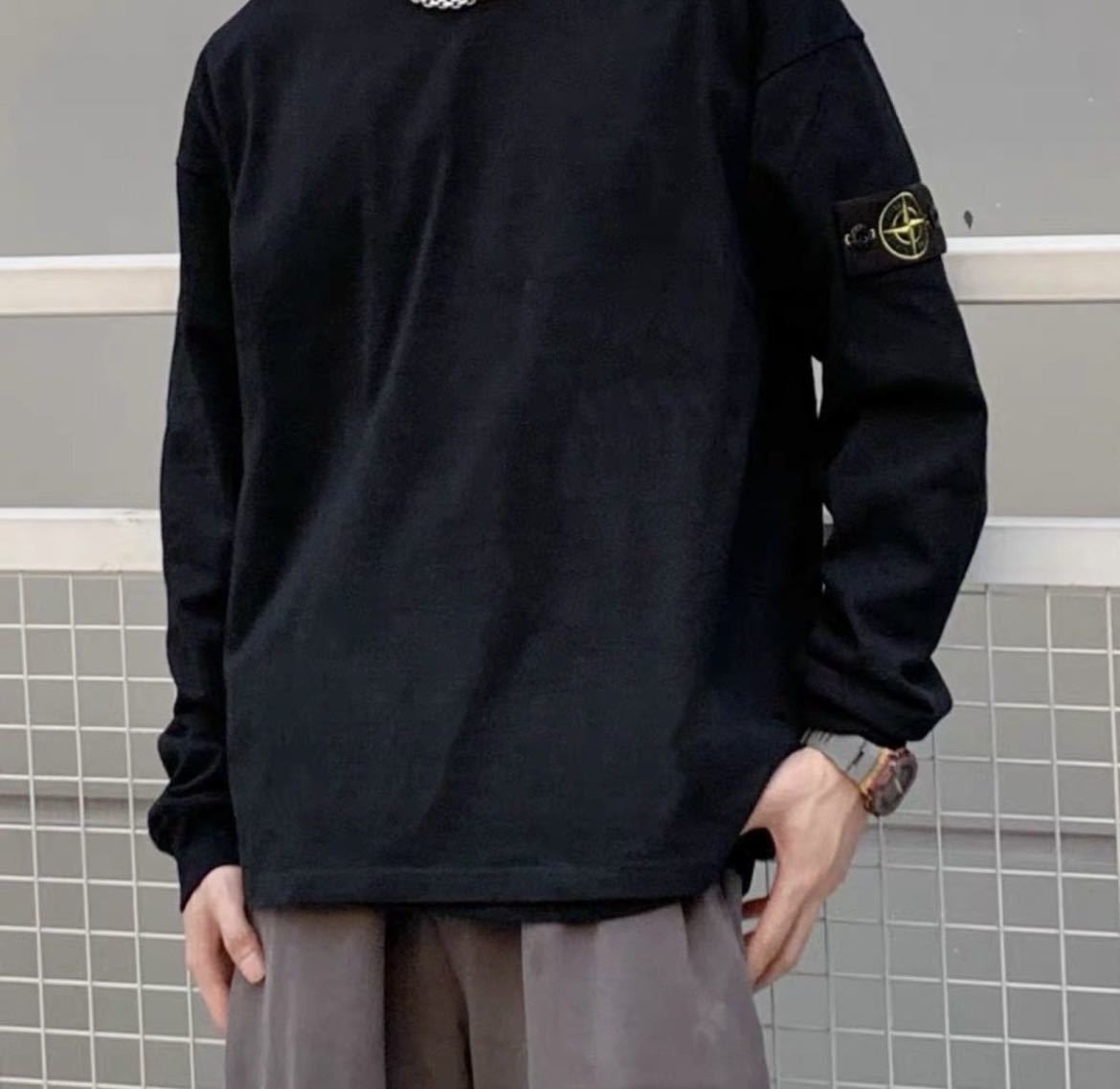 STONE ISLAND/ストーンアイランド/ クルーネックスウェット 黒色