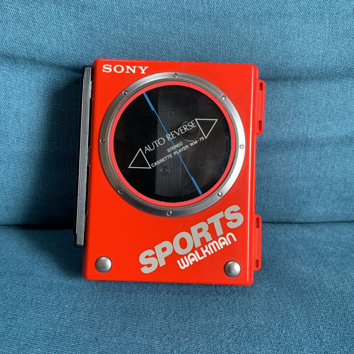 SONY SPORTS WALKMAN WM-75 ジャンク 希少 SONY ウォークマン WALKMAN WM-75 赤 SPORTS カセットプレーヤー