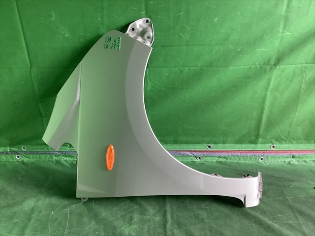 MIT 220929010 ムーブ (2013) DBA-LA100S GBGF 右フェンダー T27 個人宅発送不可最寄り営業所支店止め 会社名記載必須