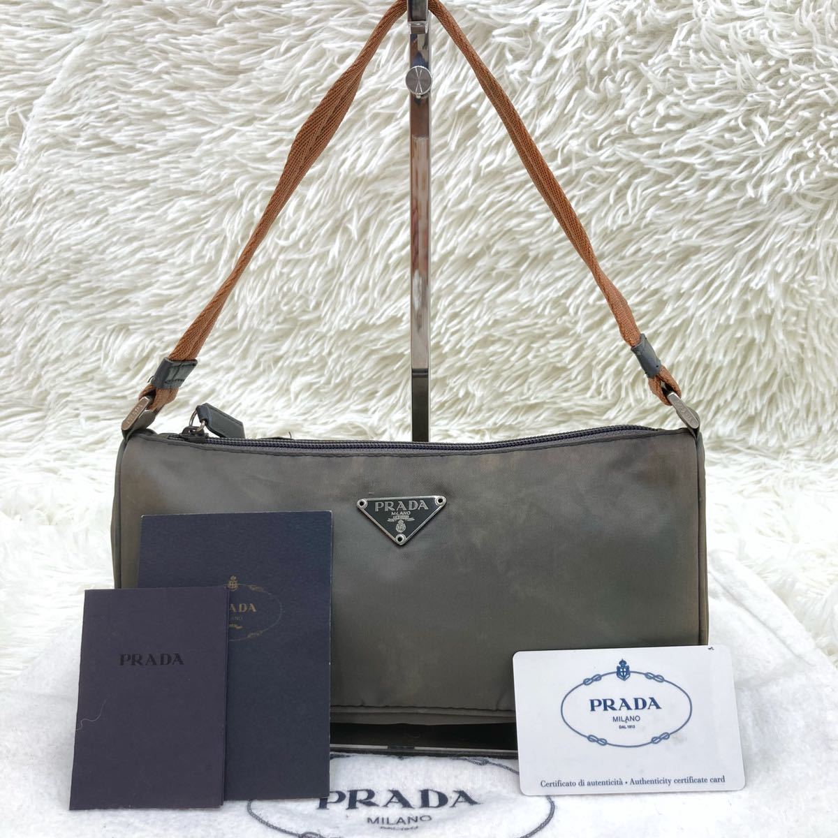 1円 【超人気】PRADA プラダ アクセサリーポーチ ナイロン 三角 