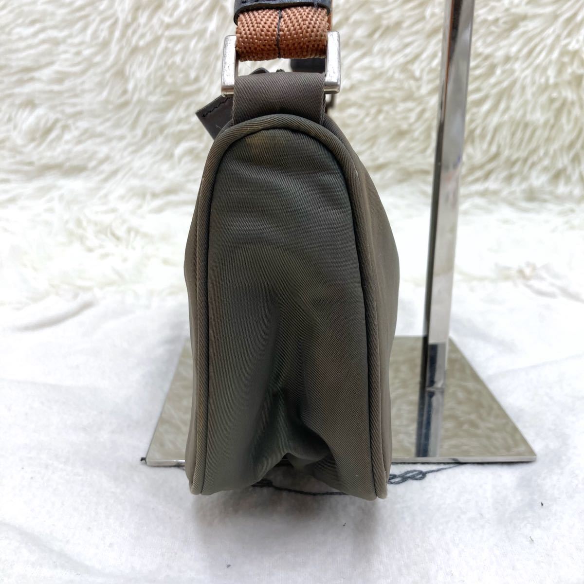 1円 【超人気】PRADA プラダ アクセサリーポーチ ナイロン 三角 