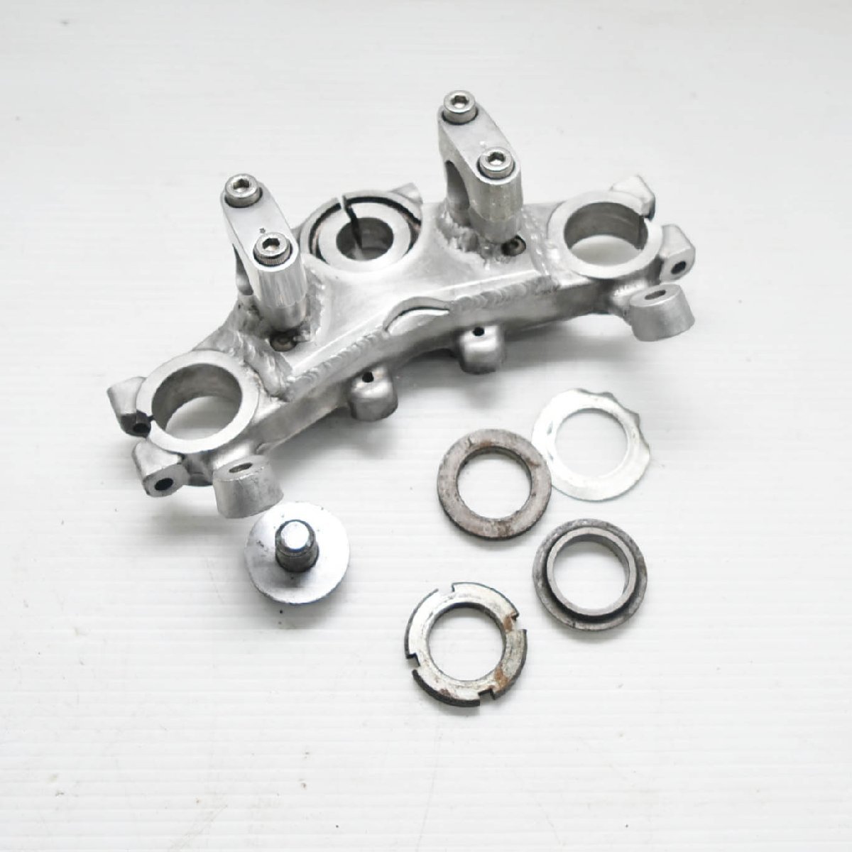 ホンダ CB-F T.T.R シリーズに適合するバーハンドル化用トップブリッジ