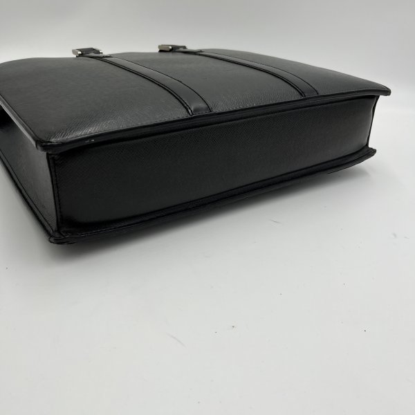 1円【最高級】定価33万 ルイヴィトン LOUIS VUITTON タイガ ポルト
