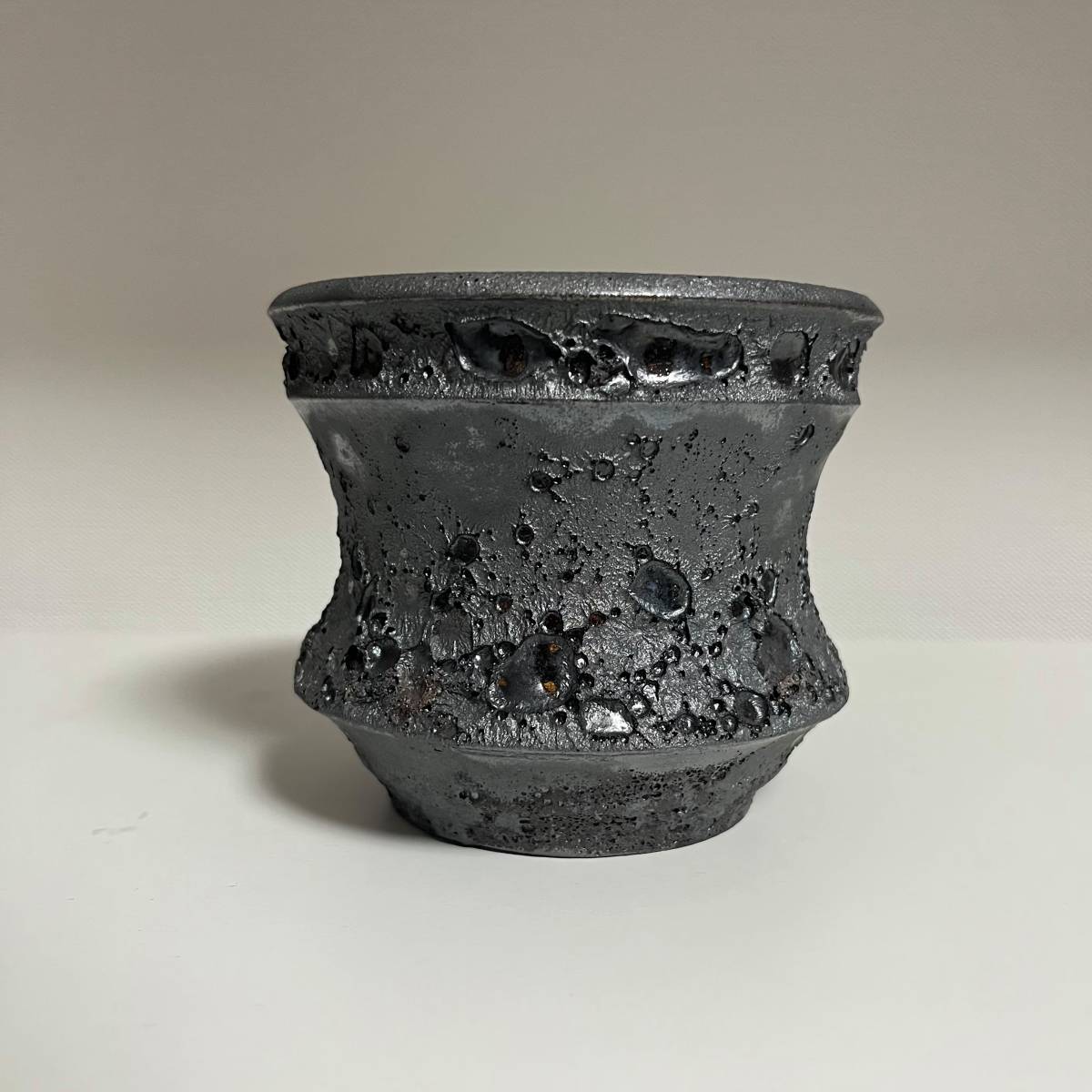 pot カタチ製作所 Mederu バレル Crater Mサイズ Black 公式通販 M 