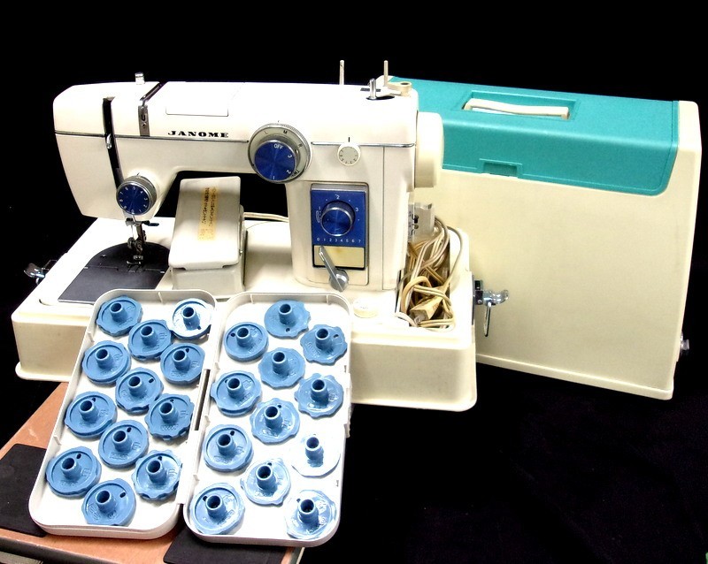 1000円スタート ミシン JANOME ジャノメ MODEL804 ハンドクラフト 手工芸 ジャノメミシン 通電確認済み ケース付き DD1052