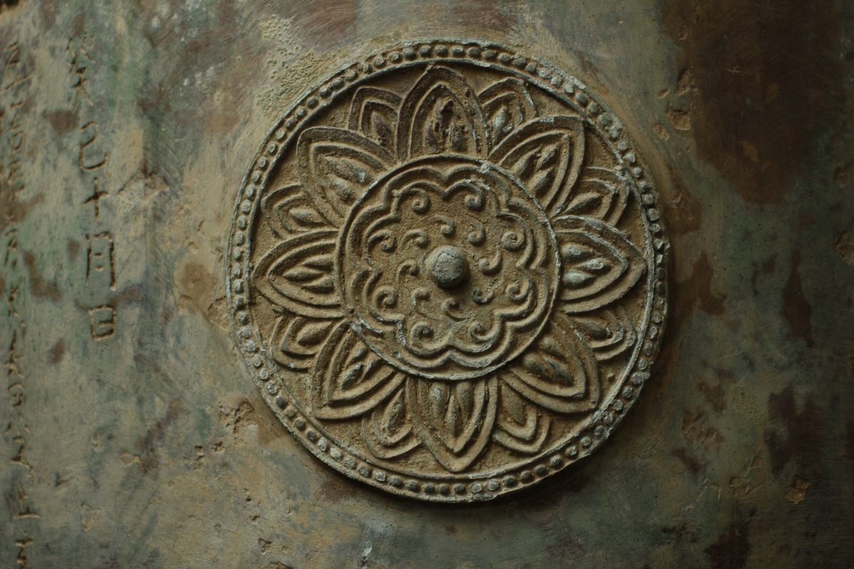 LIG】鎌倉時代 癸巳十月日 青銅 如来文釣鐘 半鐘 特大68㎝ 21.1