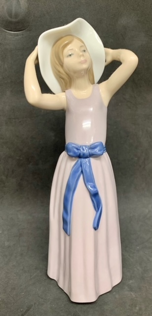 リヤドロ フィギリン 5011 「若草色の少女」 箱なし LLADRO 陶器人形