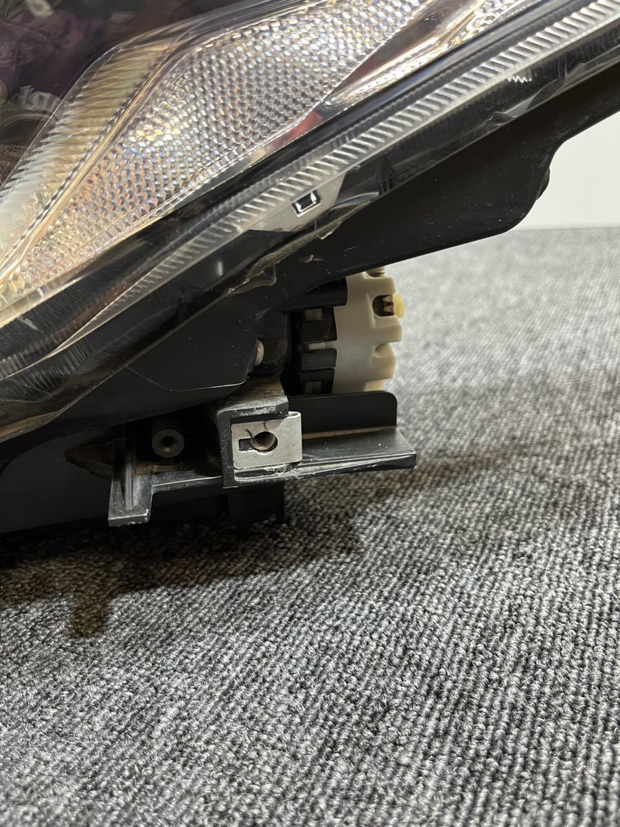 プリウス ZVW30 G's 後期 純正HID 左ヘッドライト ユニット KOITO 47