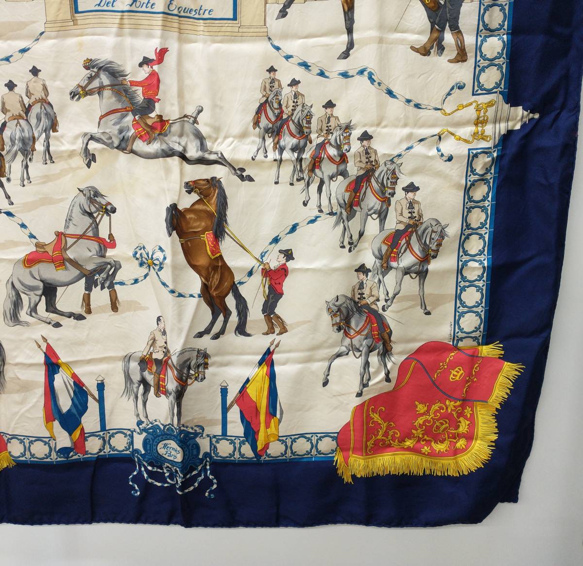 エルメス カレ90 HERMÈS EN VOYAGE 国旗柄 シルクスカーフ箱付