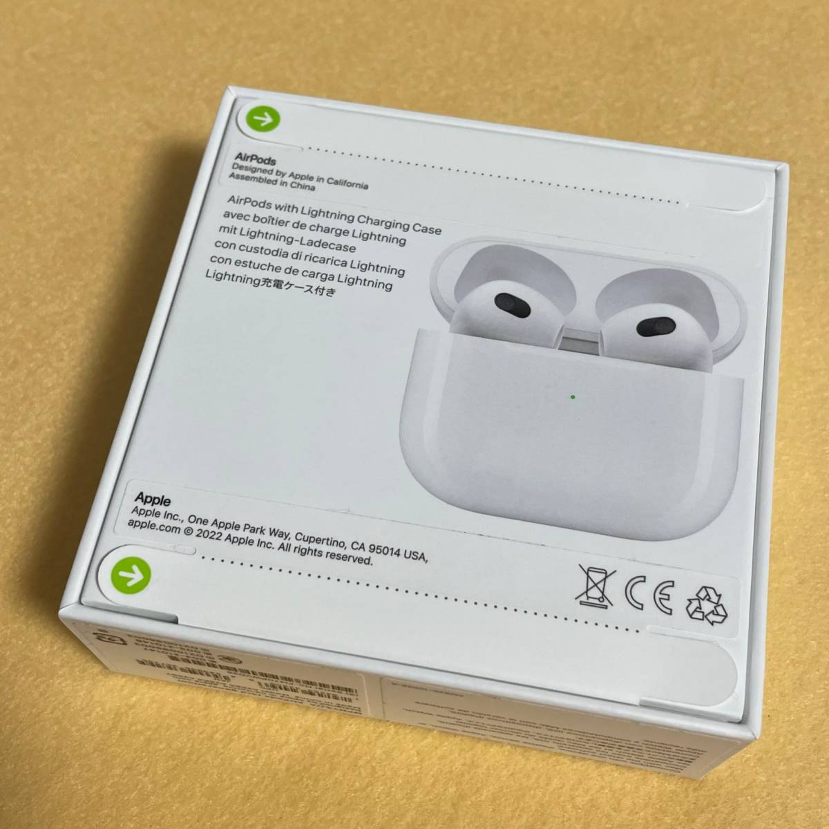 品〕 Lightning充電ケース付き AirPods 第3世代 MPNY3J／A251