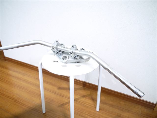  SR400/SR500 純正トップブリッジ ハンドルポスト ファナテックハンドル付き(フロント)｜売買されたオークション情報、yahooの商品情報をアーカイブ公開 - オークファン ヤマハ用