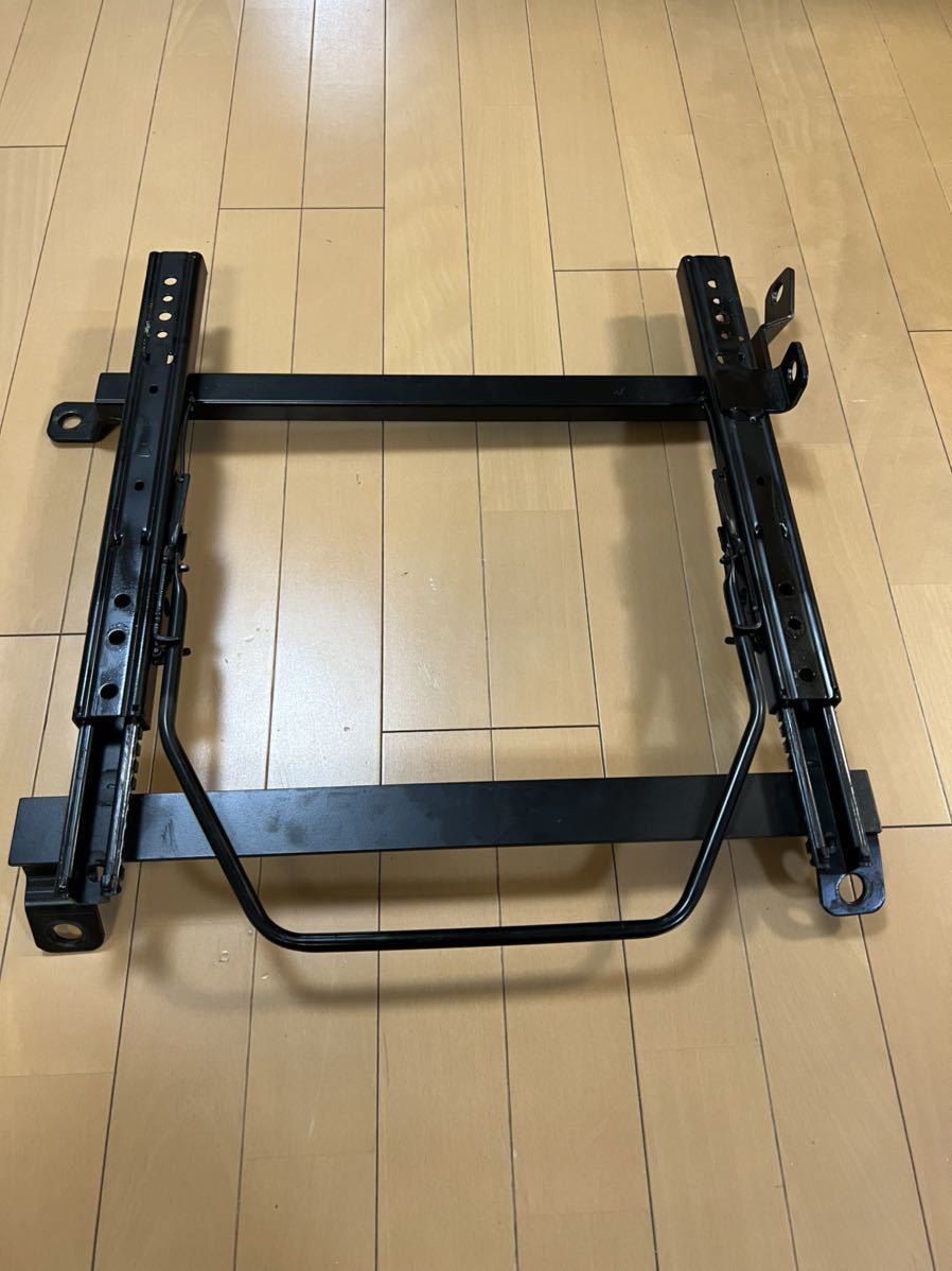 JZX100用BRIDEシートレール 運転席側