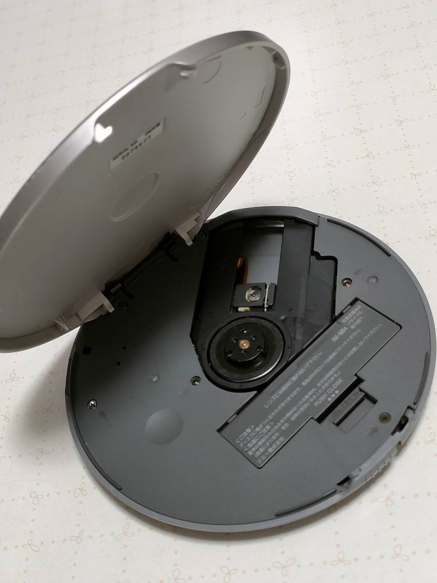 得価，最新作 ソニー SONY CD WALKMAN D-NE730 CDウォークマン シルバー