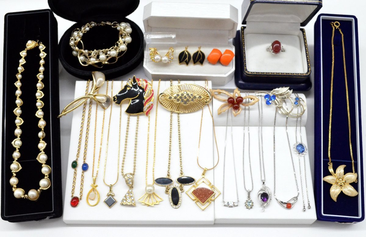 人気セール，正規品 キングラム fui 豪華 アクセサリー まとめ ネックレス ブローチ 指輪 イヤリング 他 ゴールド シルバーカラー パール調 刻印含む(その他)｜売買されたオークション情報、yahooの商品情報をア その他