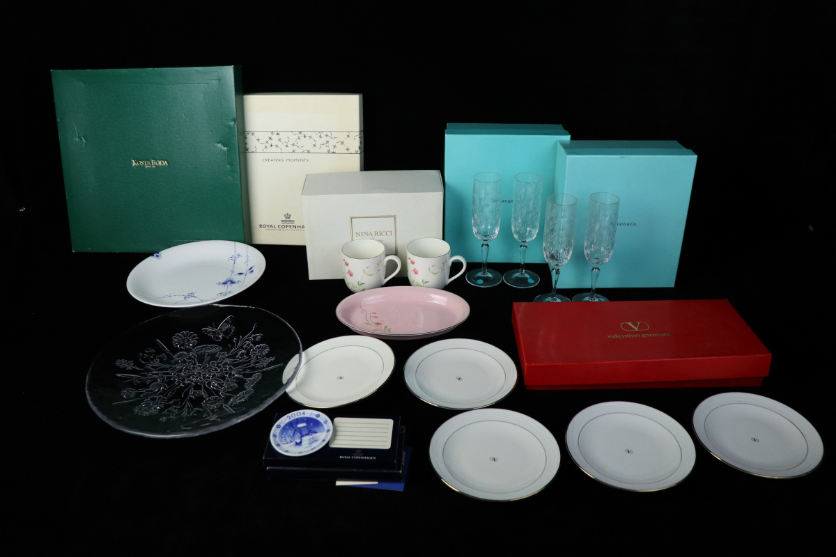人気セール，限定SALE ブランド食器まとめ TIFFANY＆Co / NONA RICCI / ROYAL COPENHAGEN / valentino garavani / KOSTA BODA プレート カップ グラス 004JIBH99(洋食器)｜売買されたオークション情報、yahooの商品情報をアーカイブ公開 - オ その他