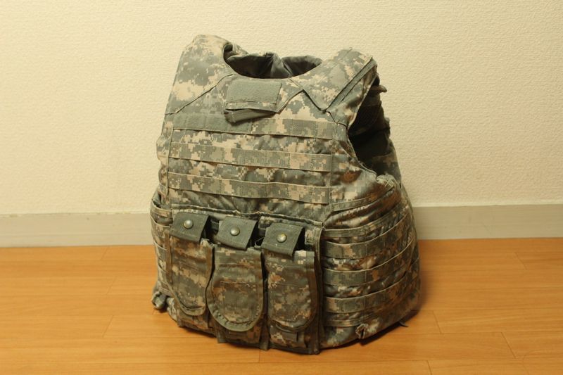◇5%OFFクーポン対象◇実物◇米軍 IOTV ボディーアーマーACU UCP迷彩 