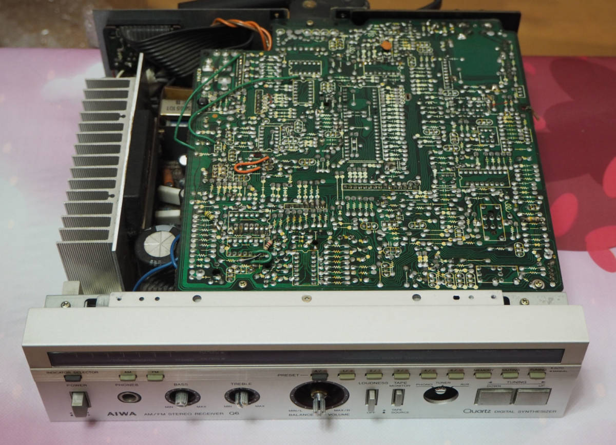 【動作品ジャンク】AIWA Q6 懐かしのミニレシーバー　アイワ（オマケ付） - Yahoo!オークション 動作品ジャンクAIWA 羽田電器産業 ステレオ事業部 aiwaより、懐かしのデザインで現代のトレンド機能を備えた