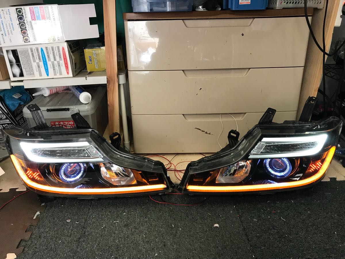 ステップワゴンRK5スパーダ後期ヘッドライト流れるウィンカーチューブ