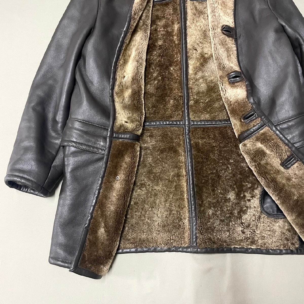 ○ 美品 HUGO BOSS ヒューゴボス ムートンジャケット コート ムートン 