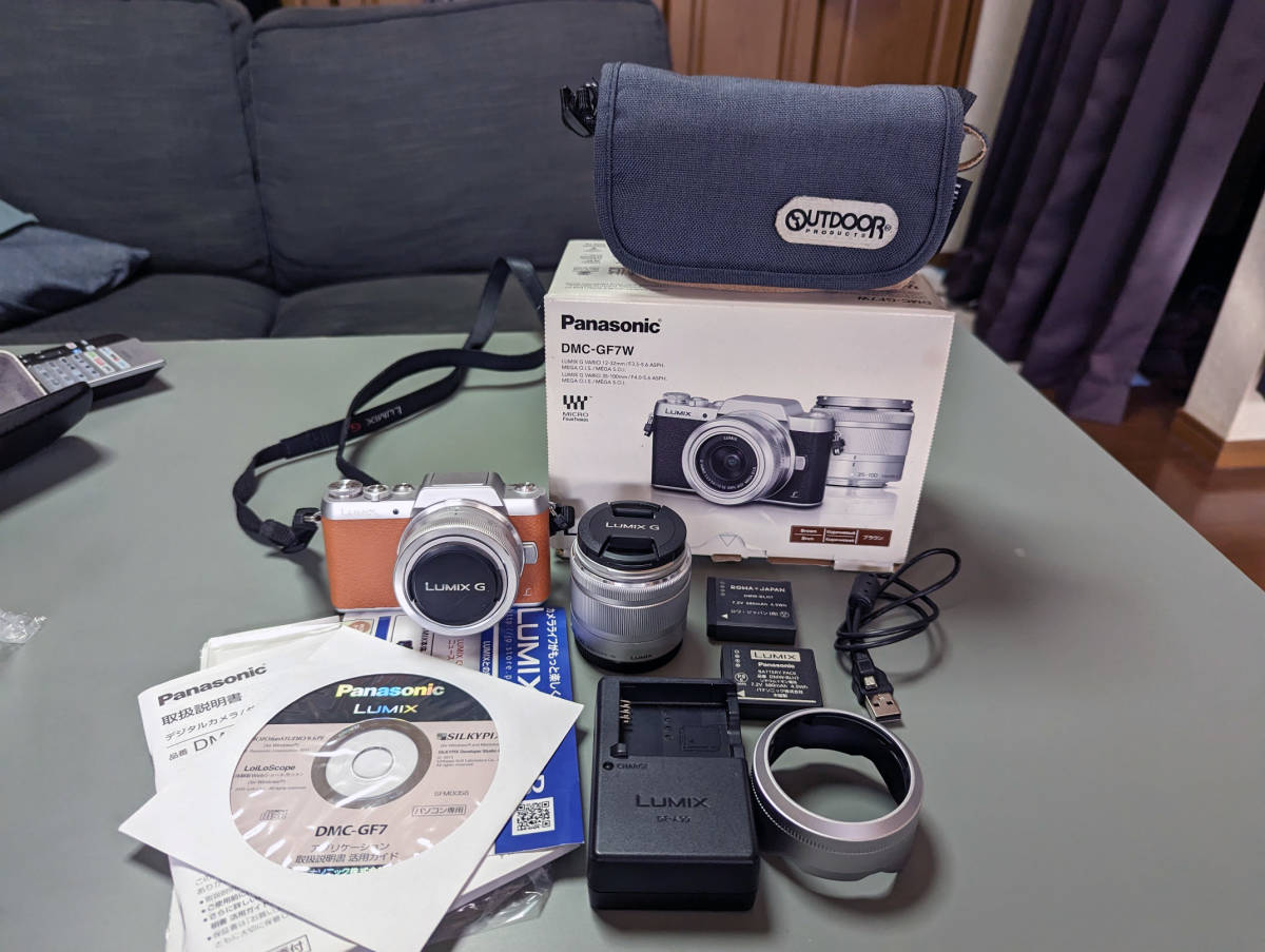 LUMIX DMC-GF7W ダブルズームレンズキット【Panasonic】おまけ付